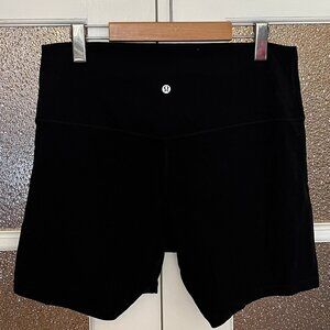 Lululemon 6” Inseam Align Shorts - Black Size 14
